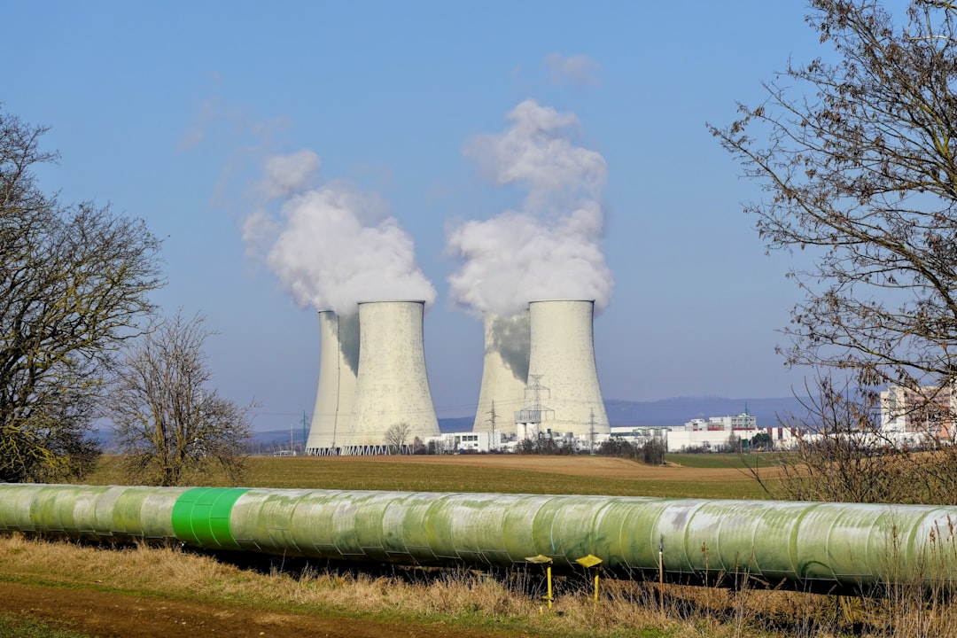 Nuclear facility with cooling towers